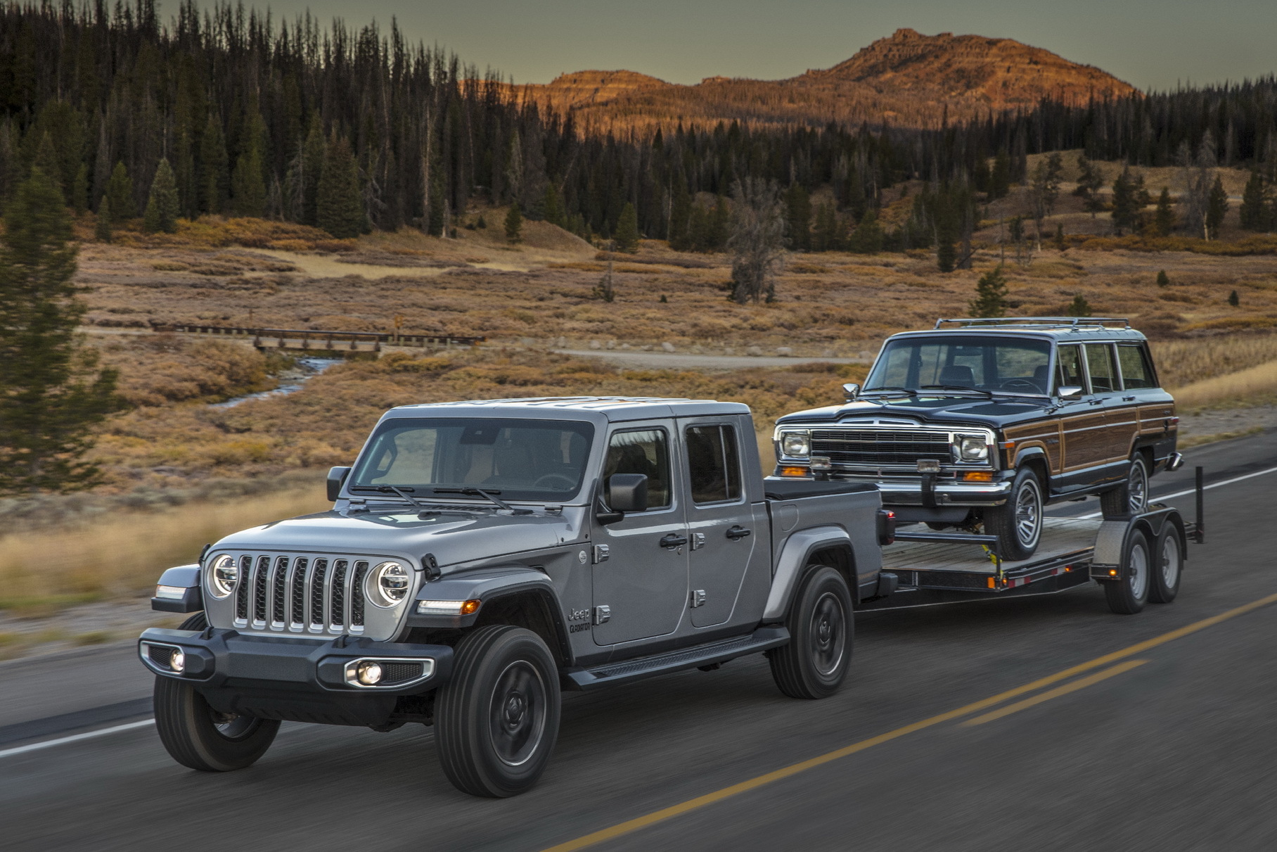 У пикапа Jeep Gladiator появится заряжаемая гибридная версия