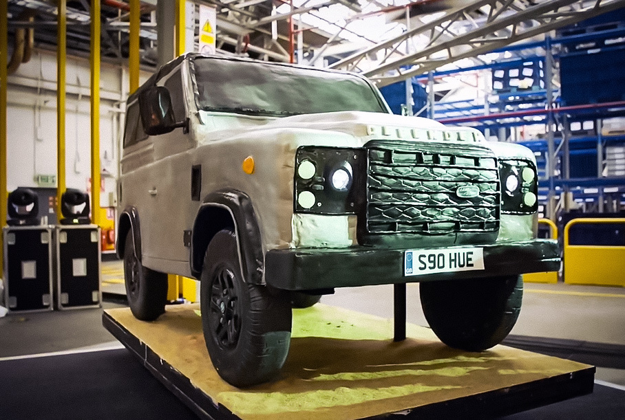 Посмотрите на Land Rover Defender, которым можно накормить 2000 человек