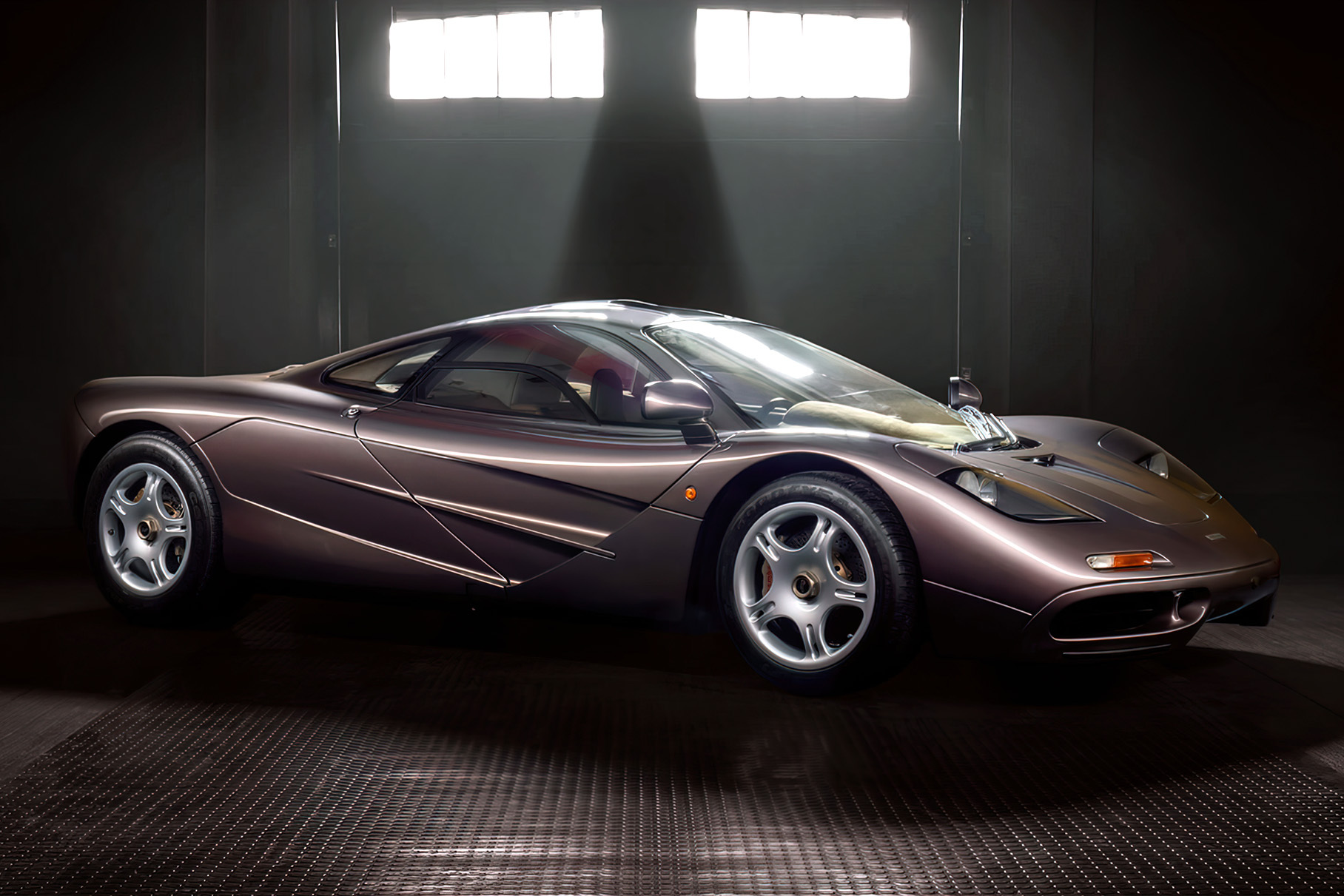 McLaren F1 стал самым дорогим автомобилем 2021 года. Он ушел с молотка за полтора миллиарда рублей