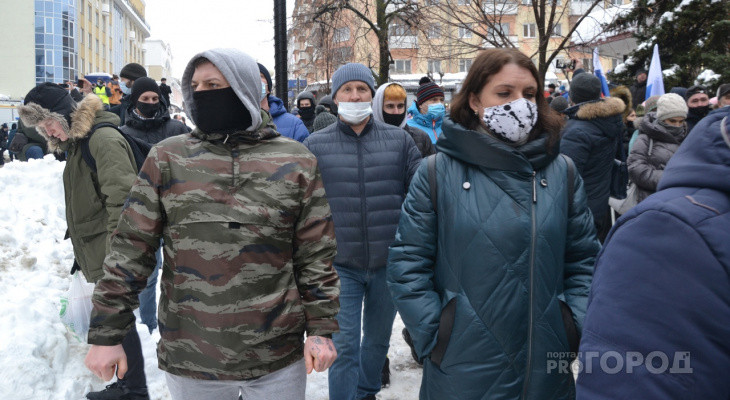 «Схватил женщину, ему кричали «Руки убери!» Очевидец рассказал, что происходило на шествии в Пензе