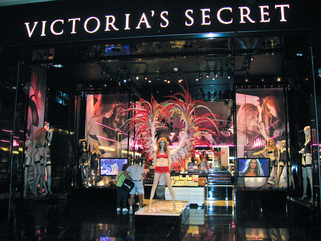 Основатель Victoria's Secret решил продать империю нижнего белья за $1 млрд