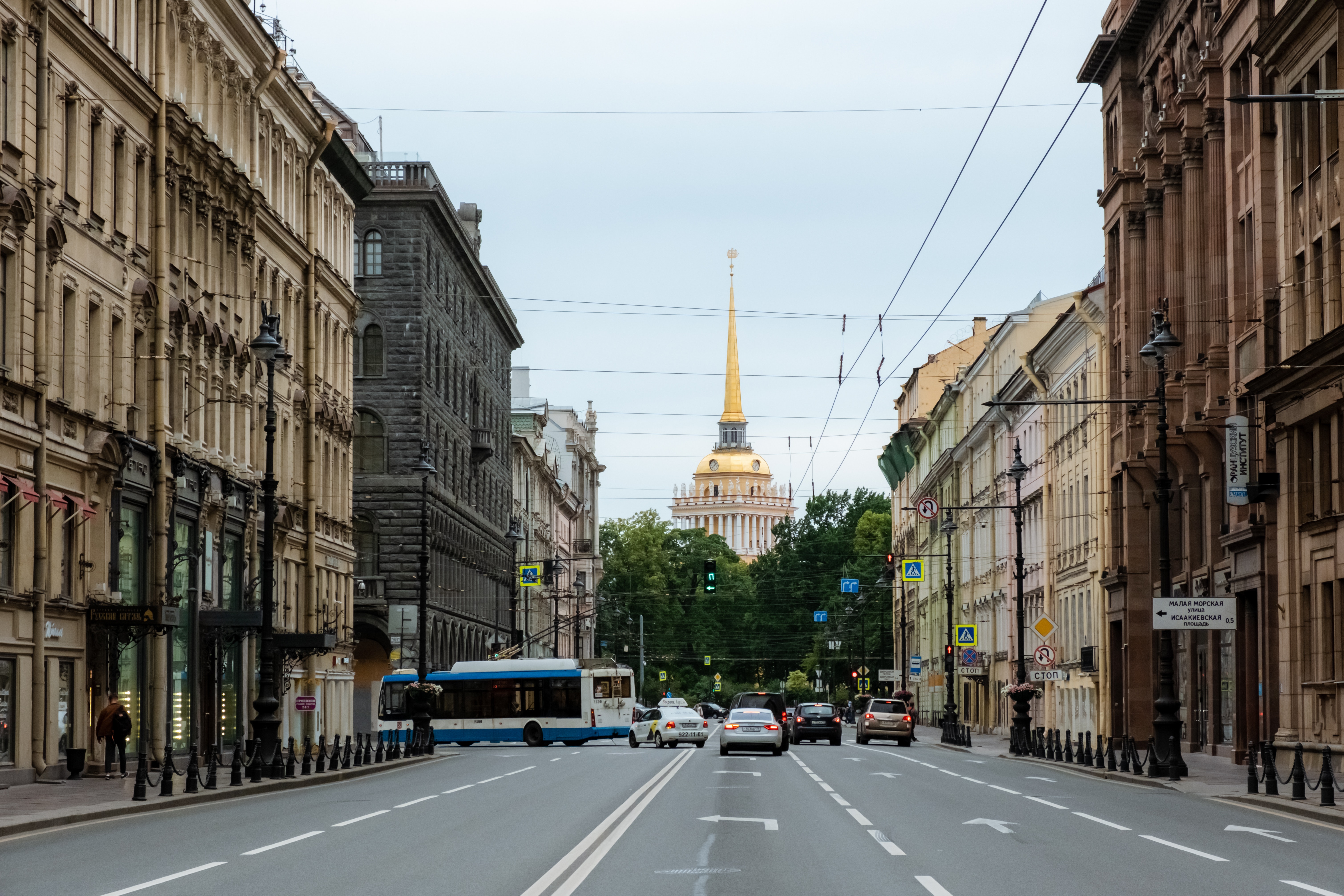 В Петербурге перекрыли несколько улиц из-за велогонки La Strada