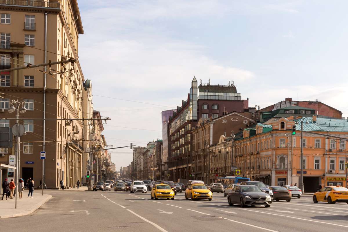 Власти Москвы: рабочие пропуска позволяют перемещаться по всему городу. ИП могут выписывать их себе сами