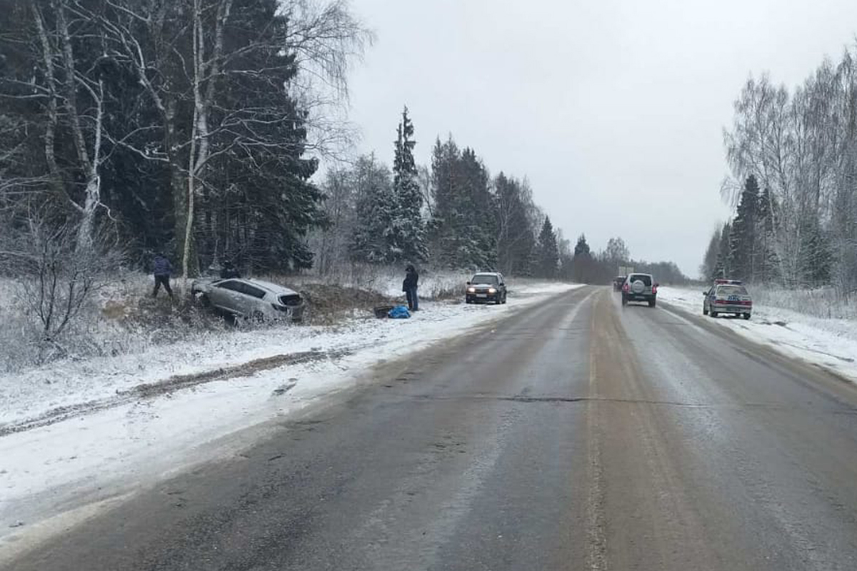 Два человека пострадали в ДТП на трассе Тверь - Ржев