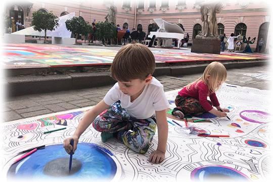 В Строгановском дворце и Исаакиевском соборе Санкт-Петербурга снова рисовали дети