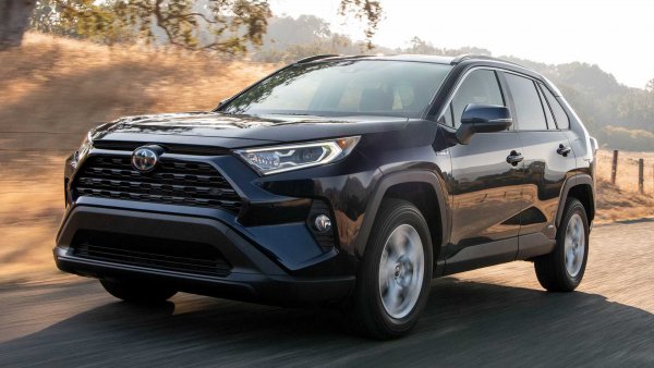 Когда бренд идет впереди качества: Почему Toyota RAV4 хуже своих конкурентов?