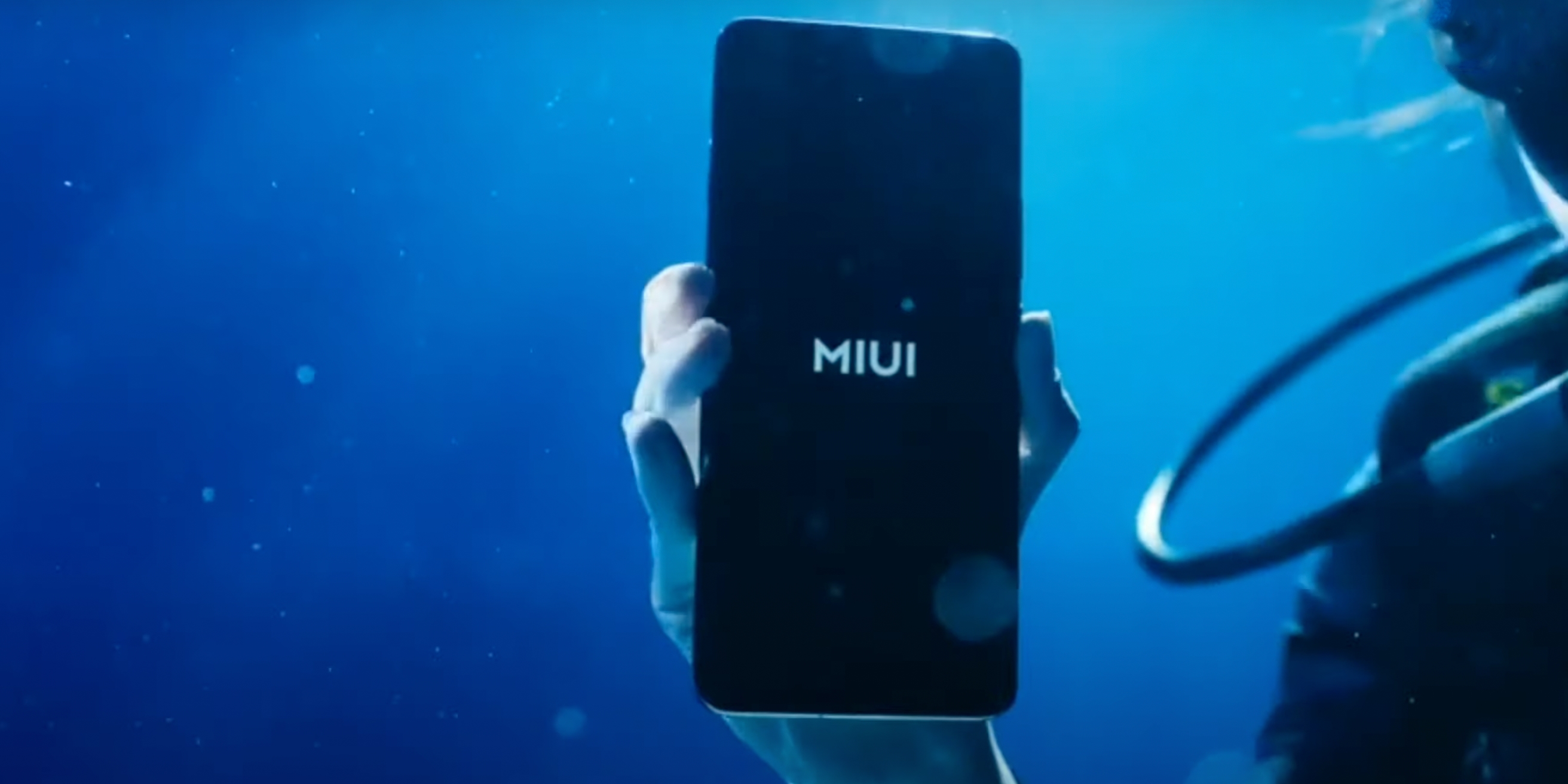 Xiaomi Mi 11 Ultra распаковали под водой. Как вам такой анбоксинг?