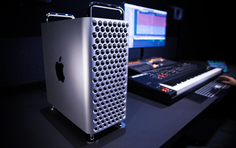 Mac Pro в максимальной комплектации стоит 3,8 млн рублей. Берём?