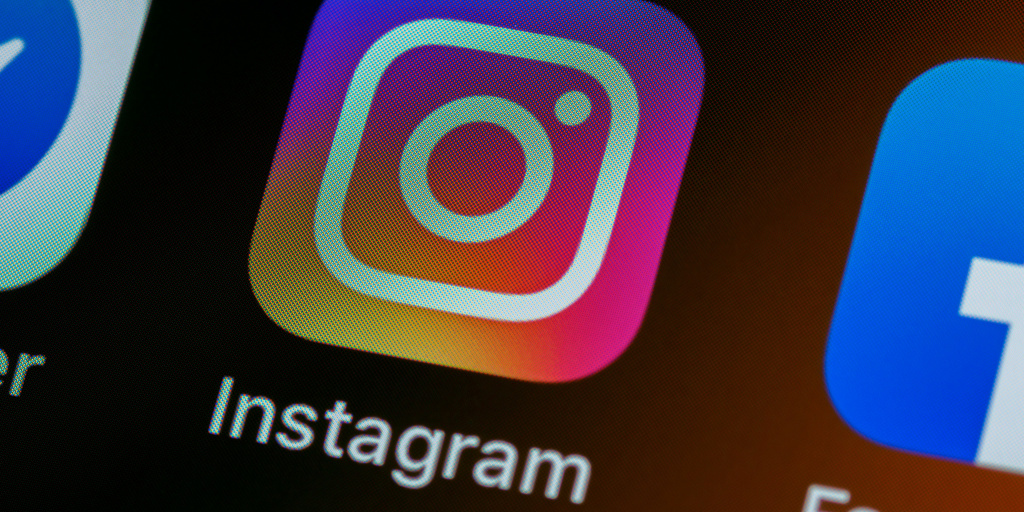 Instagram более года хранил удаленные фотографии и сообщения из Direct