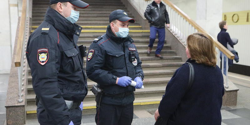 В Москве введён пропускной режим. Как передвигаться по городу, чтобы не оштрафовали?