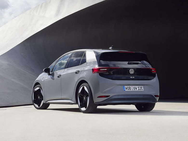 Вместо электрического Golf. Volkswagen I.D.3 привлекает очень много новых для компании клиентов