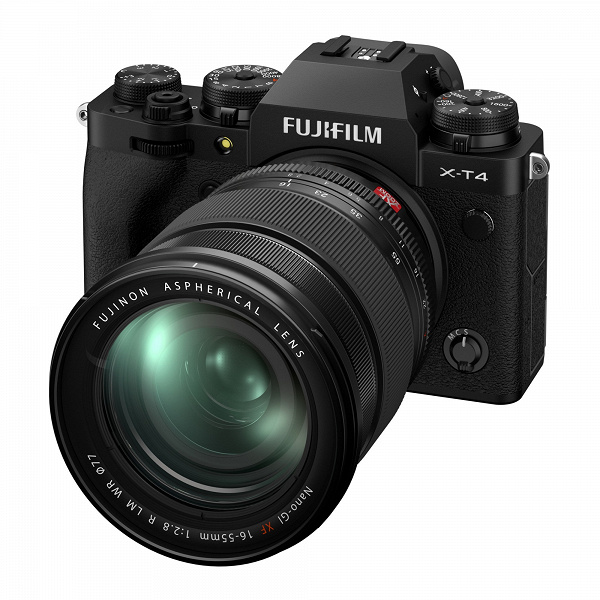 Во внешнем виде камеры Fujifilm X-T4 не осталось секретов