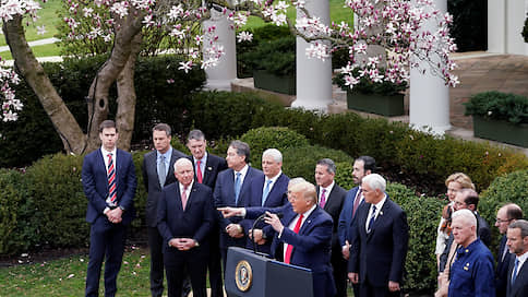 Нация в вирусной опасности // Дональд Трамп объявил в США чрезвычайное положение из-за COVID-19