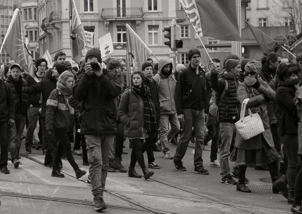 Неизвестные открыли стрельбу на стихийном митинге в Ингушетии