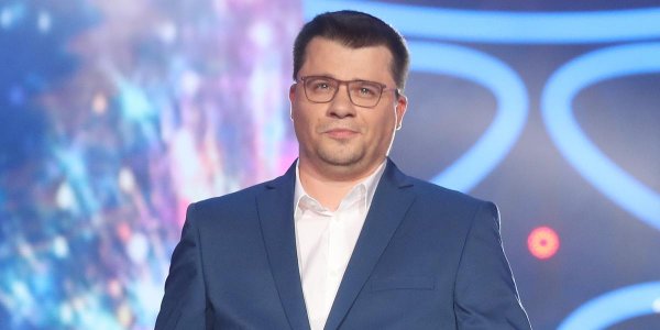 «Руки созданы, чтобы осеменять!»: Гость Comedy Club «послал» Харламова на ферму