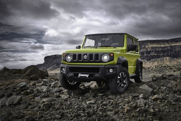 «Нива» отойдет на второй план, «АвтоВАЗ» в панике: Ажиотажный спрос на Suzuki Jimny дает пищу для оптимистических прогнозов