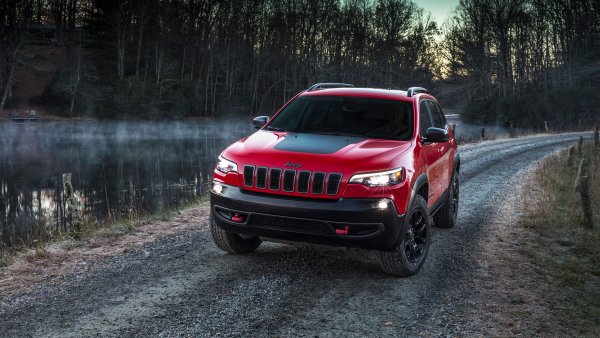 Для рыбалки и охоты в стиле «лакшери»: Почему Jeep Grand Cherokee Trailhawk стоит своих денег?